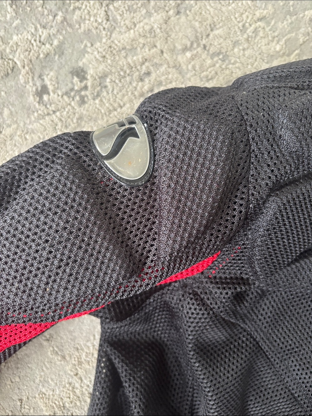 Men's Black and Red Performance Mesh Riding Jacket - Picture 5 of 11